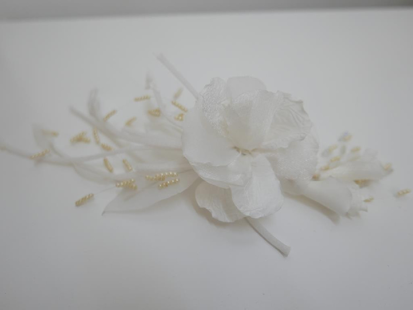 Kremowy kwiat kompozycja do włosów sukni kapelusza