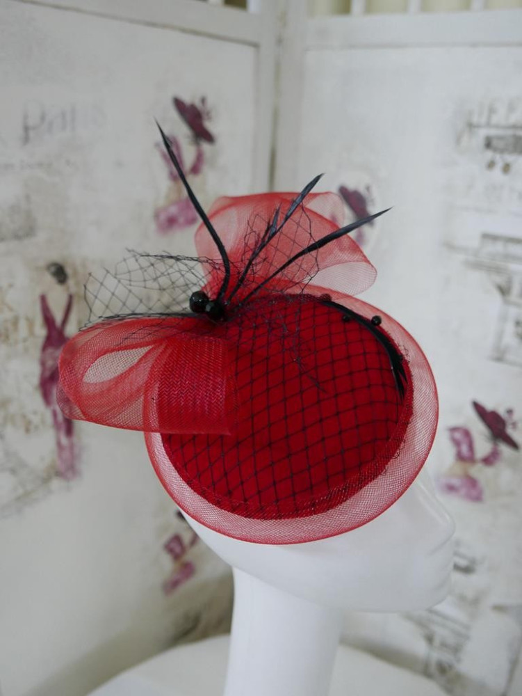 Czerwono czarny mini toczek fascynator