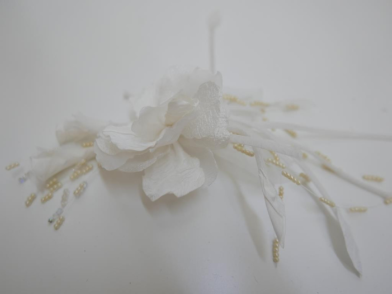 Kremowy kwiat kompozycja do włosów sukni kapelusza