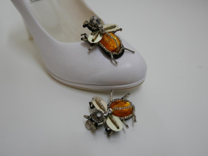 Klipsy do butów złote owady