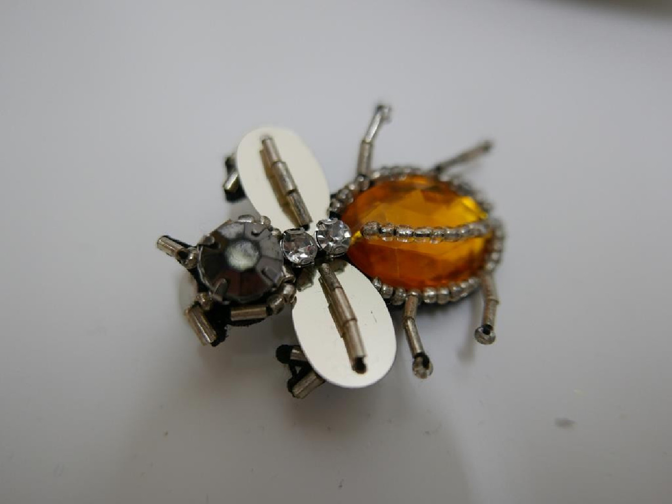 Klipsy do butów złote owady