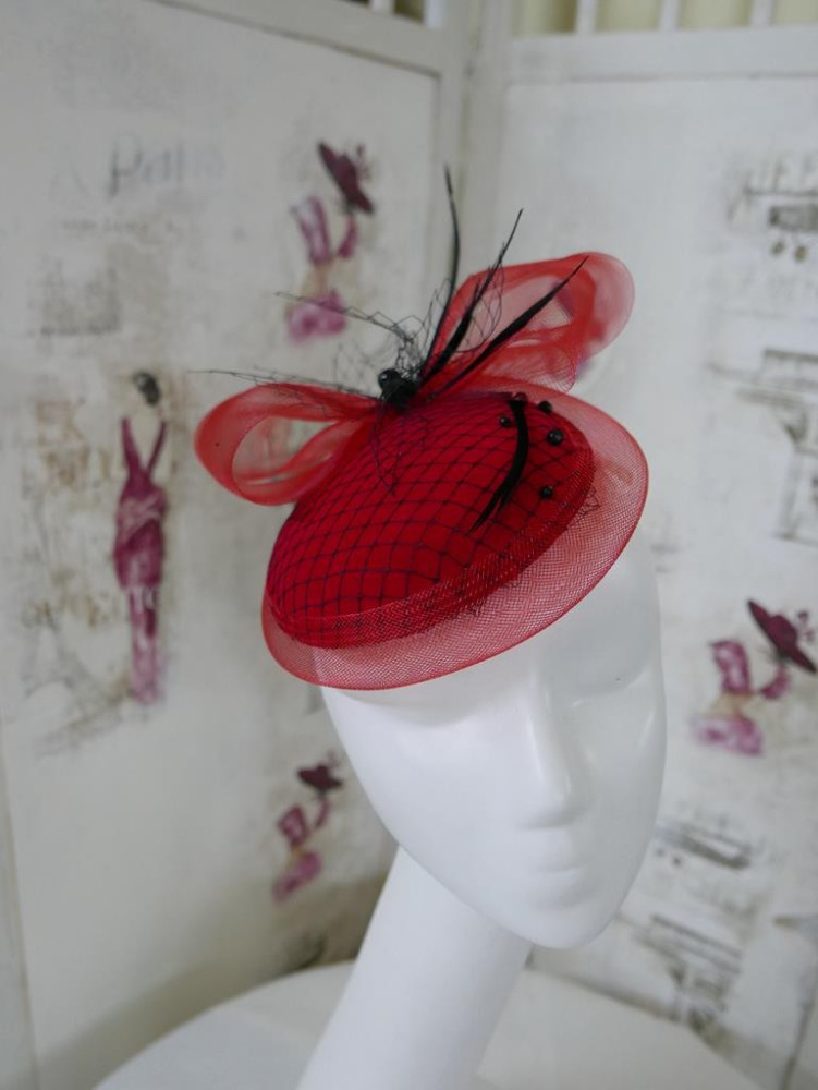 Czerwono czarny mini toczek fascynator