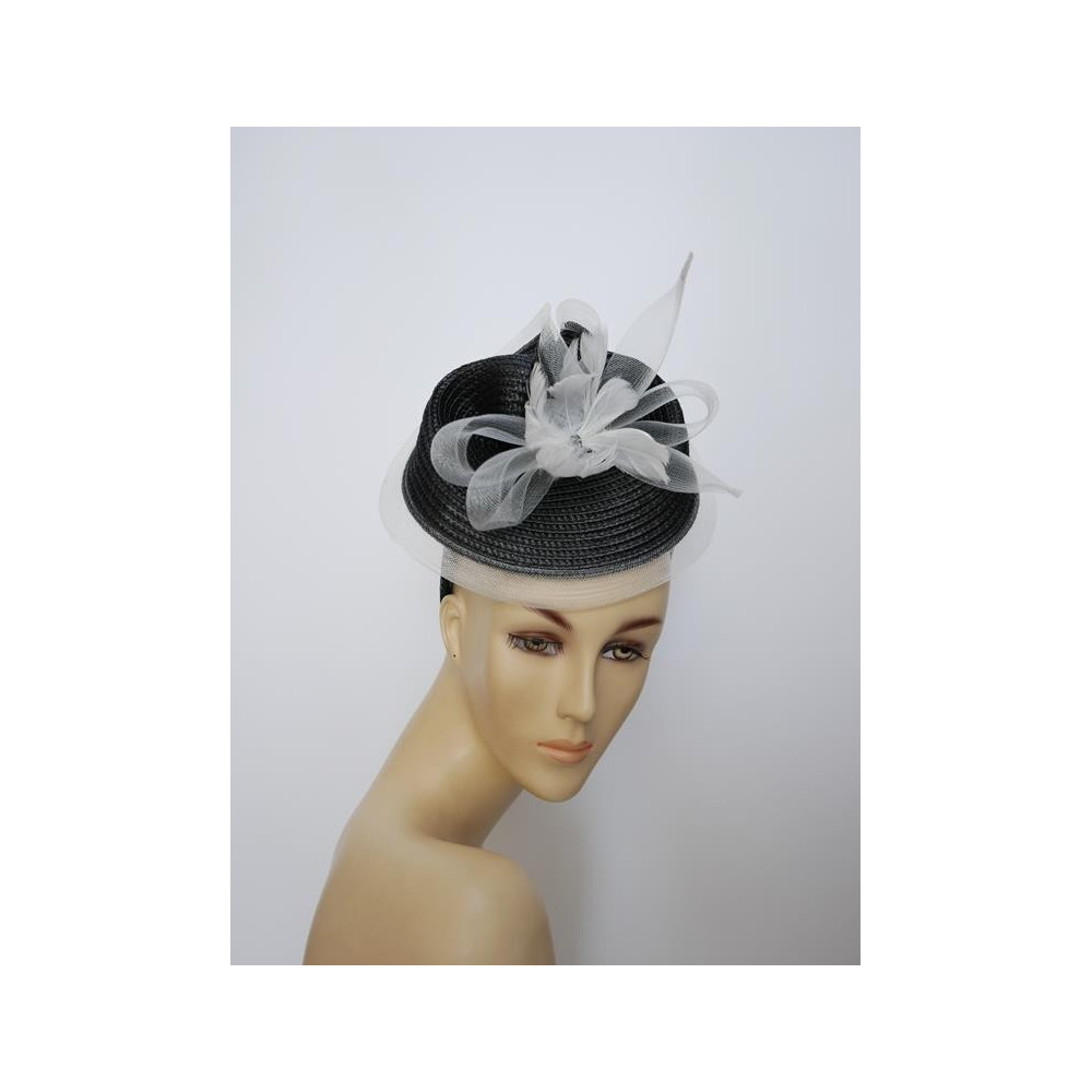 Czarno śmietankowy fascynator na przepasce