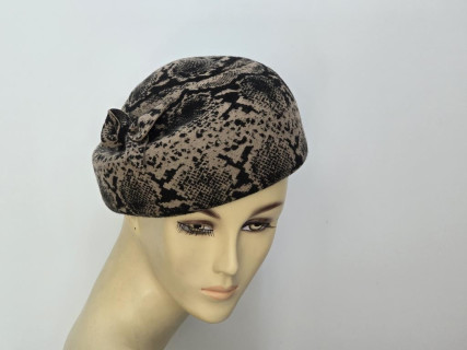 Masza sneake print toczek filcowy 54-56 cm