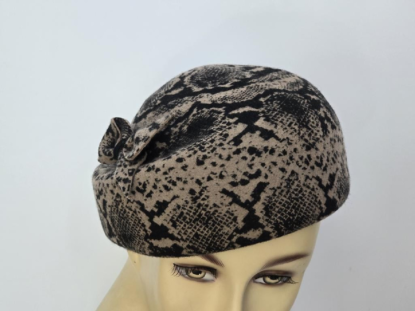 Masza sneake print toczek filcowy 54-56 cm