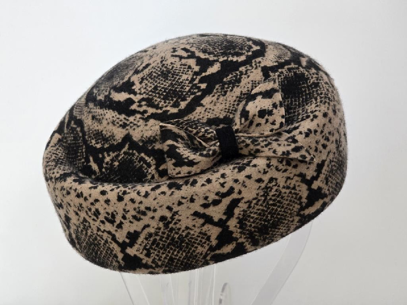 Masza sneake print toczek filcowy 54-56 cm