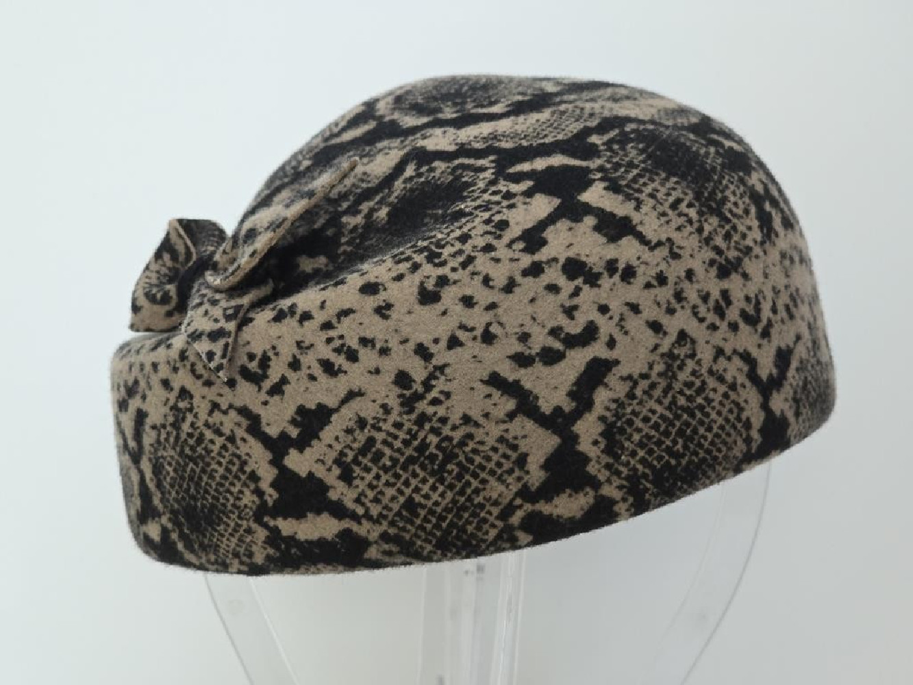 Masza sneake print toczek filcowy 54-56 cm