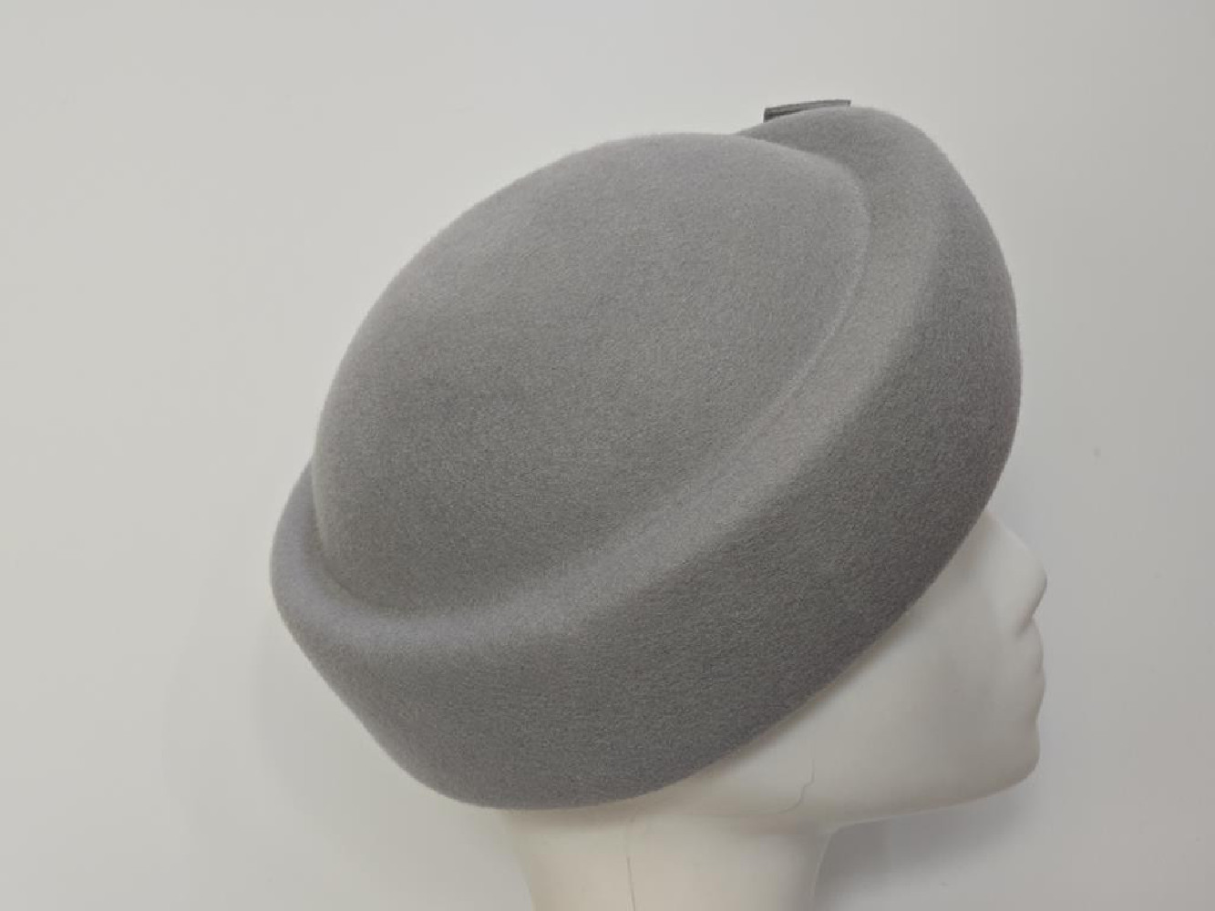 Izabela szary toczek filcowy 53-57 cm