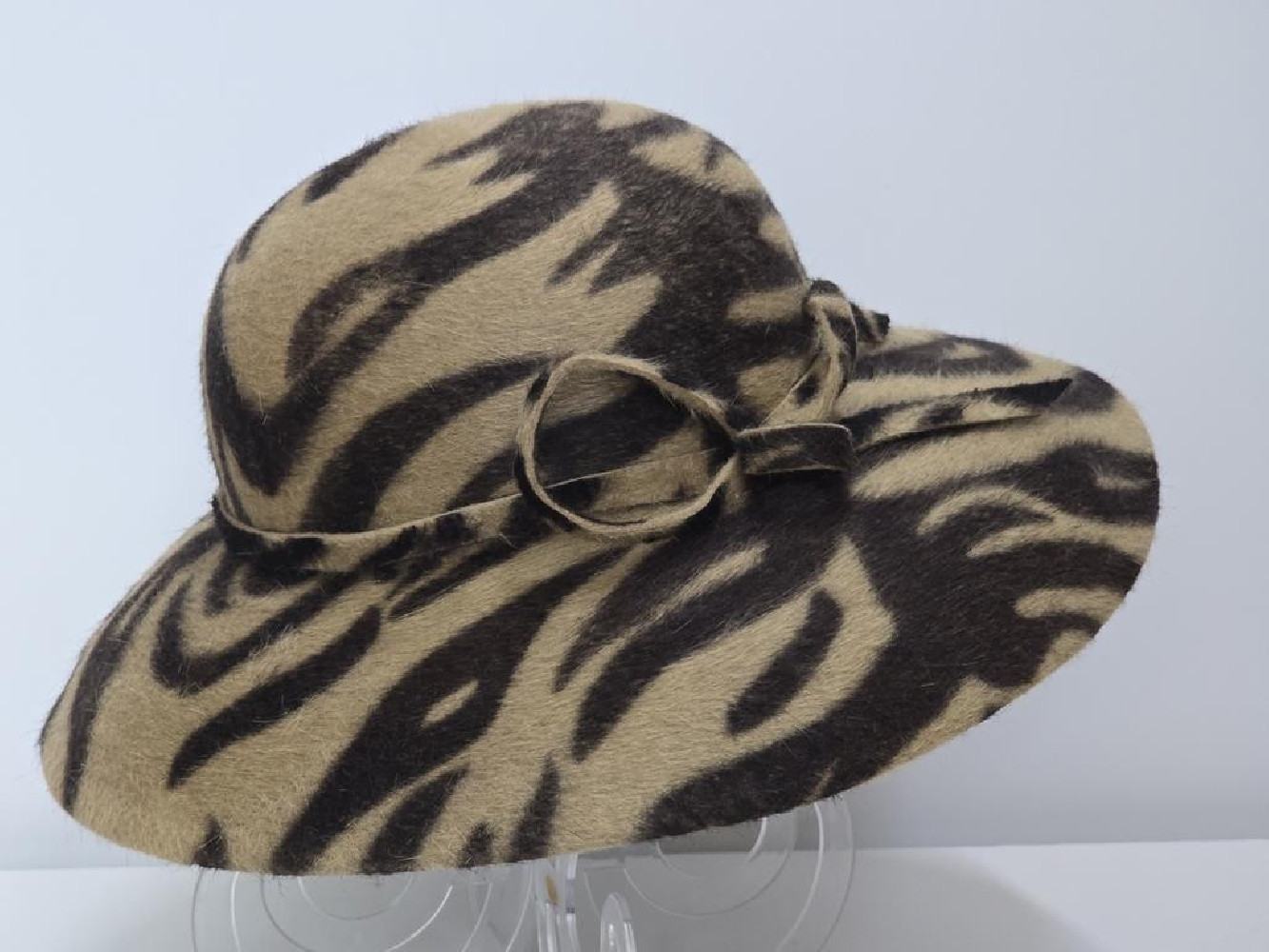 Andromeda tygrysi print kapelusz  melousine 55-57 cm