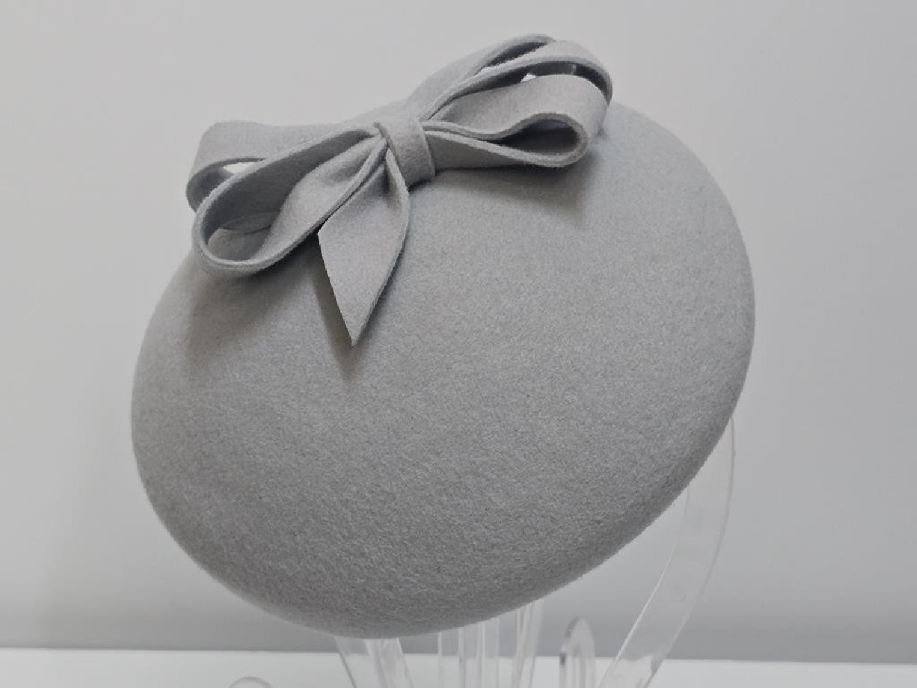 Saturnia szaro niebieski mini beret filcowy