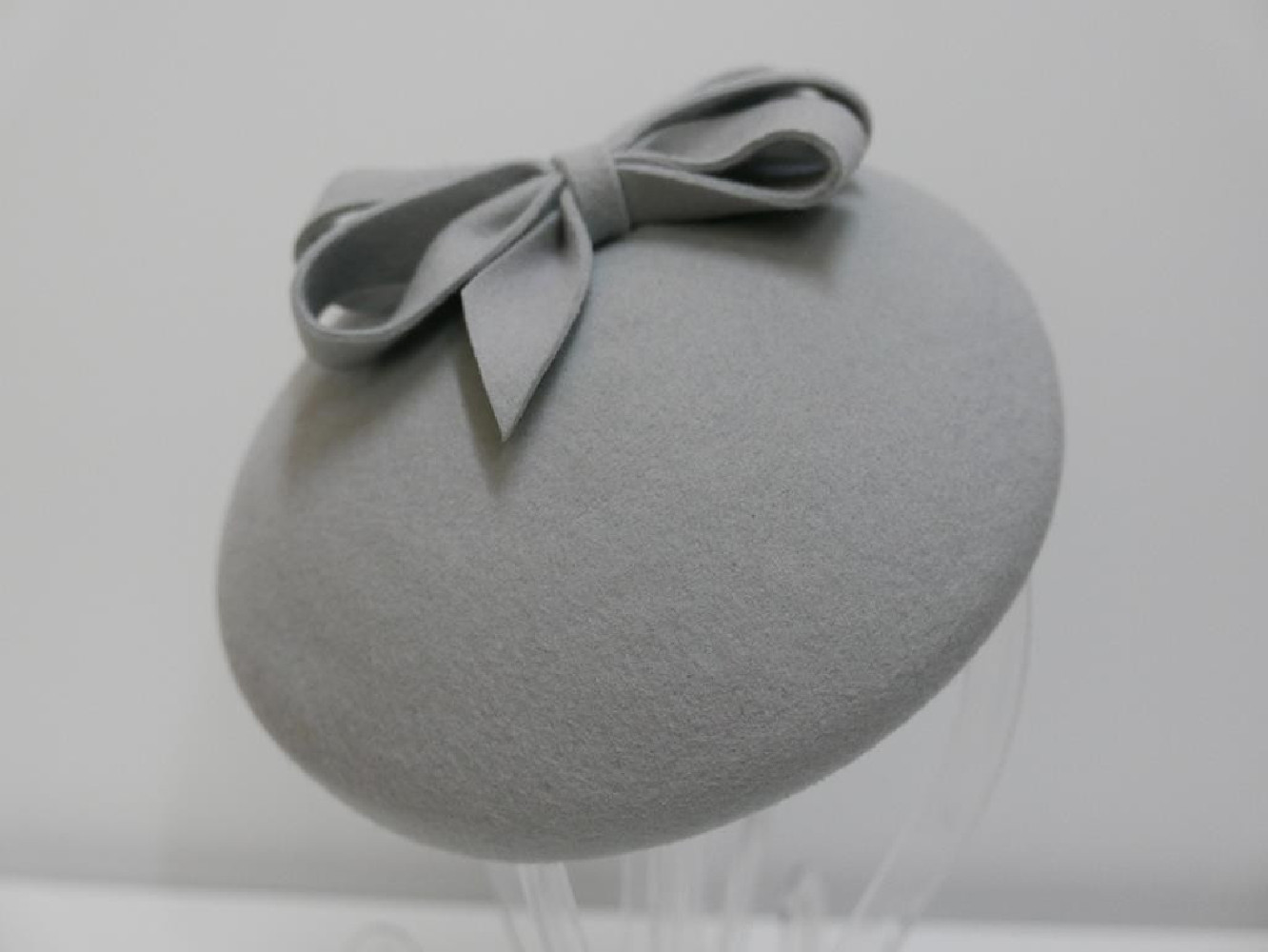 Saturnia szaro niebieski mini beret filcowy