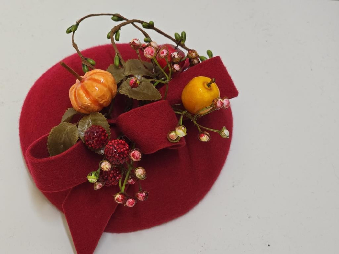 Jesienny filcowy mini toczek fascynator