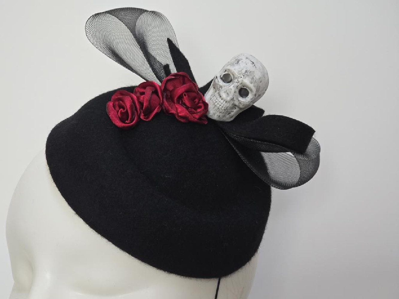Czaszka filcowy mini toczek fascynator
