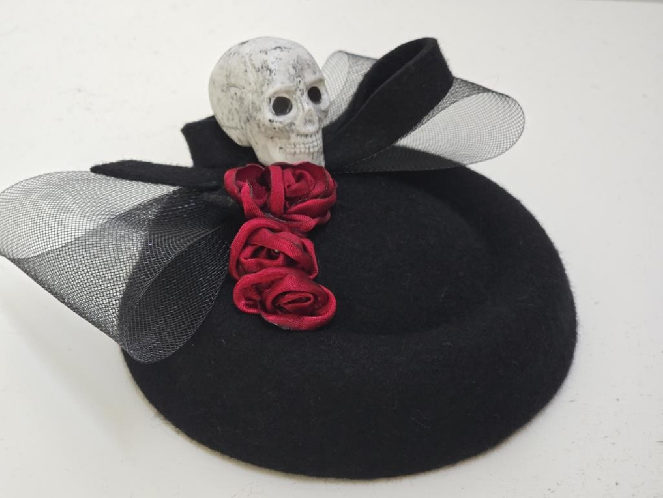 Czaszka filcowy mini toczek fascynator