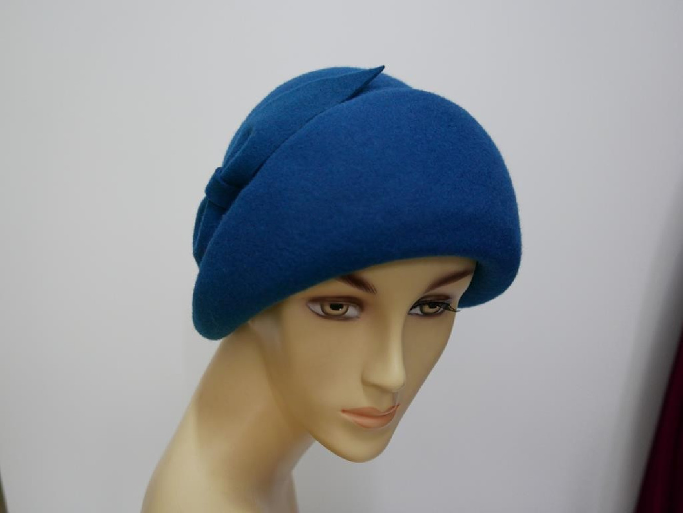 Alberta, ciemny turkus filcowa czapka toczek retro 54-58 cm
