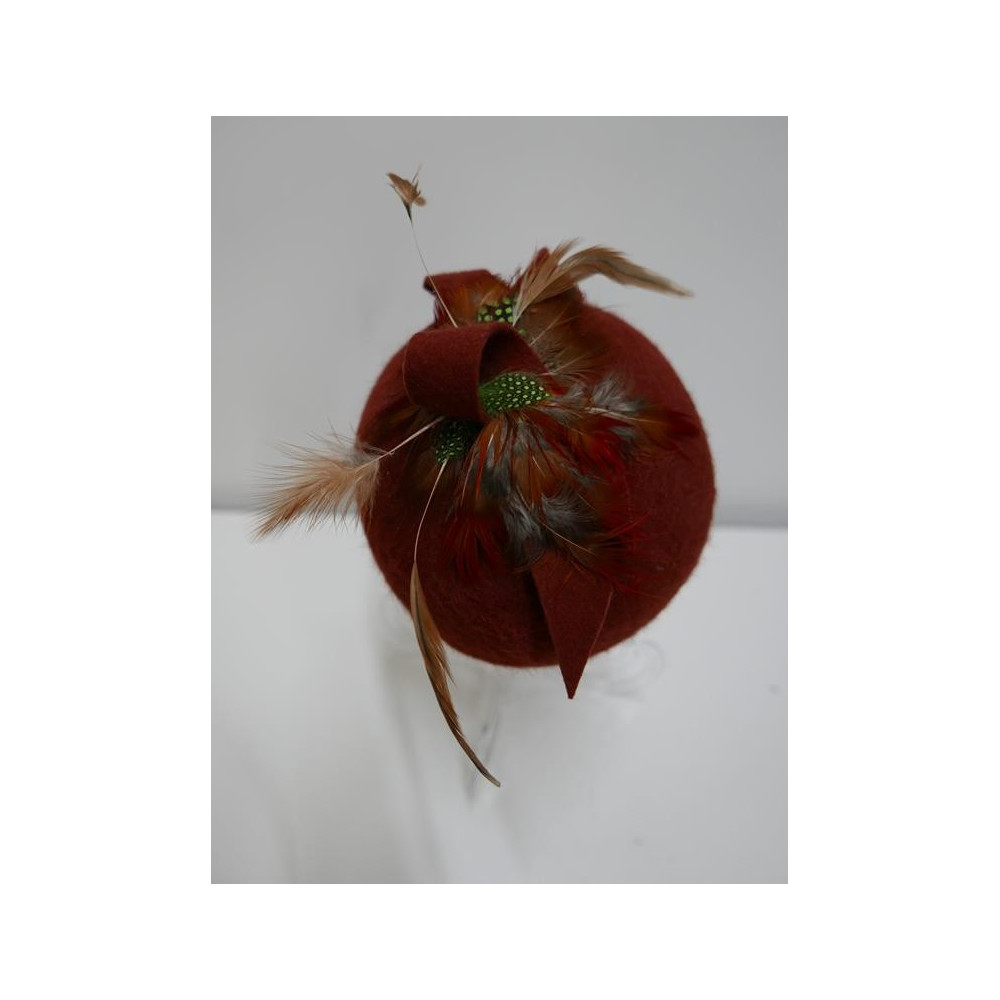 Walentyna rudy mini beret,  toczek welurowy z piórami