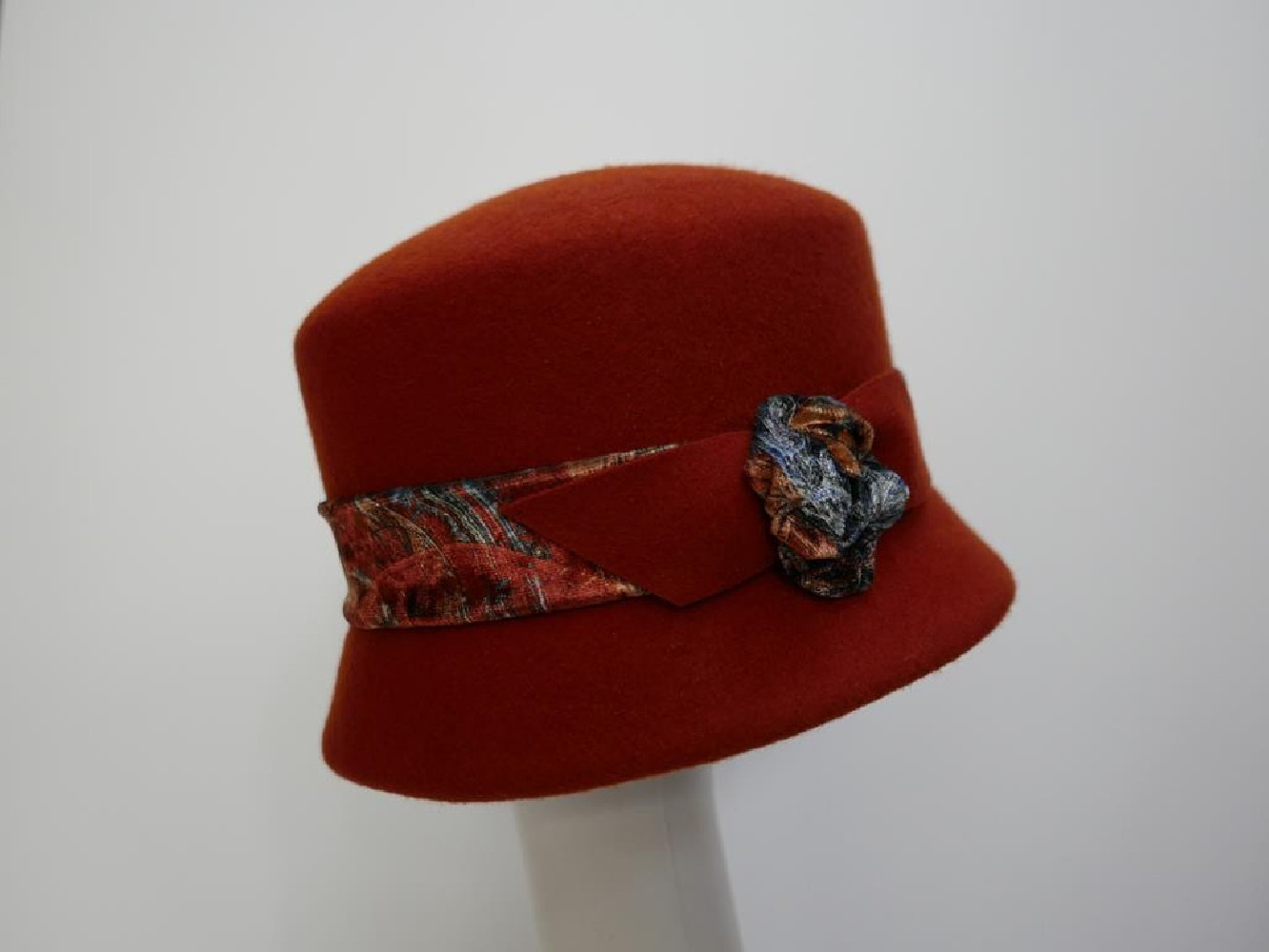 Doris kapelusz klosz rudy 57-60 cm