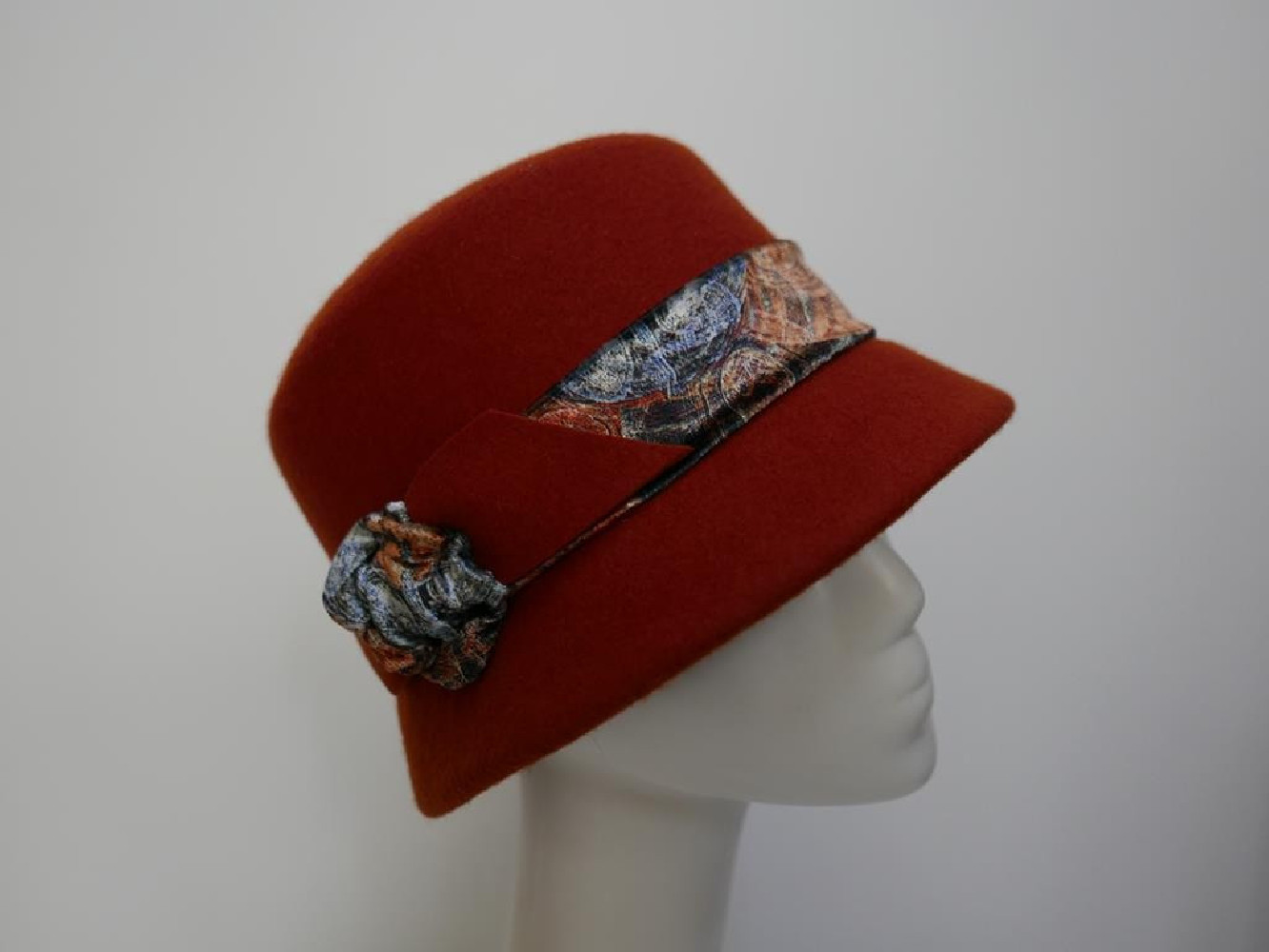 Doris kapelusz klosz rudy 57-60 cm