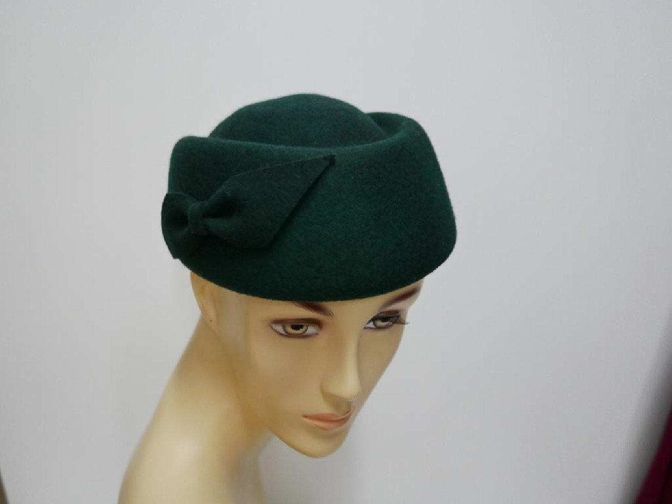 Tallina butelkowa zieleń toczek filcowy 54-57 cm