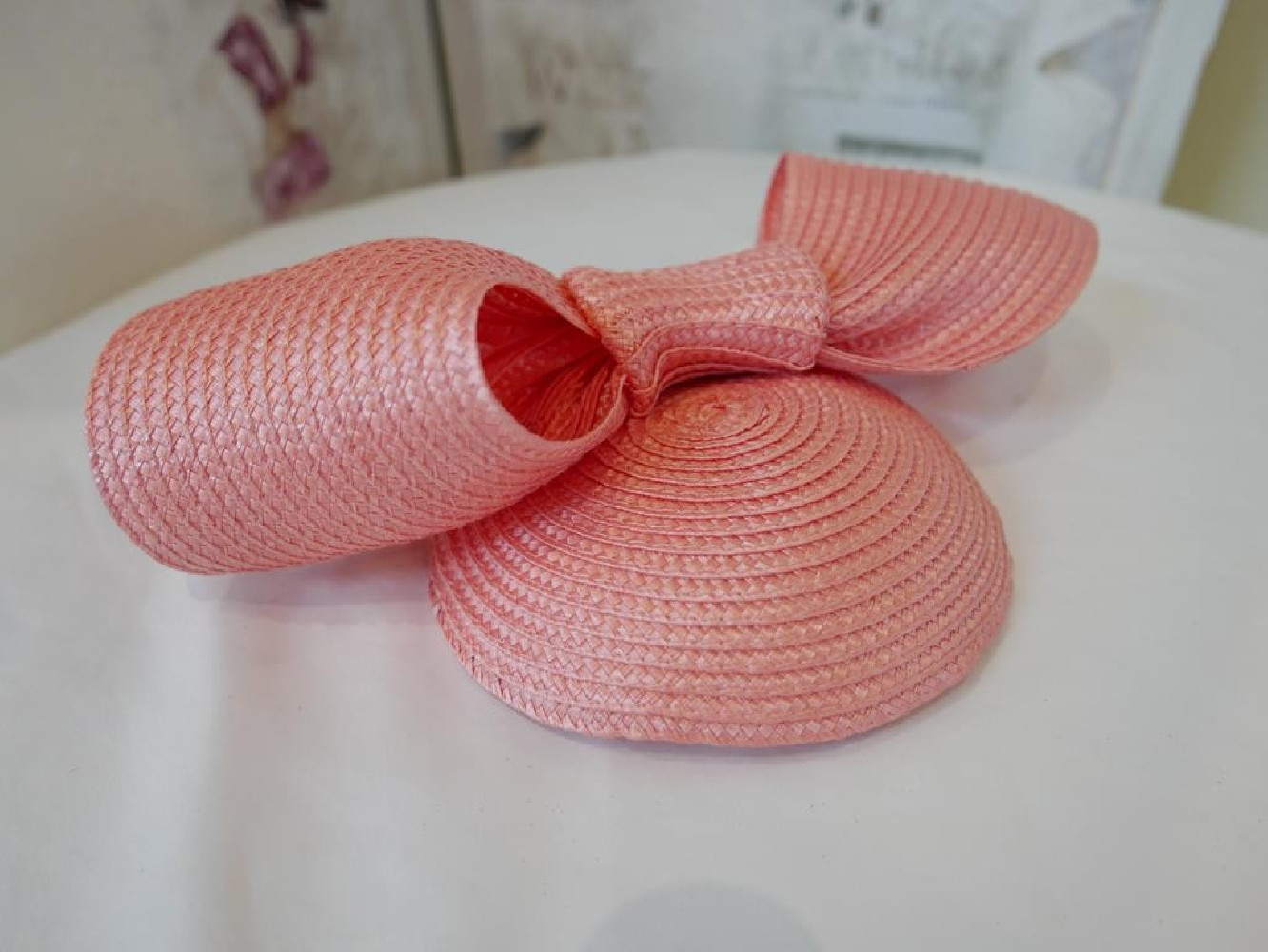 Morelowy róż, letni fascynator