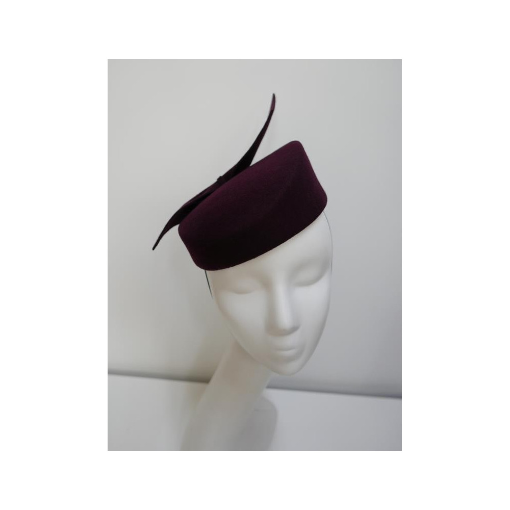 Dita - burgund toczek filcowy.