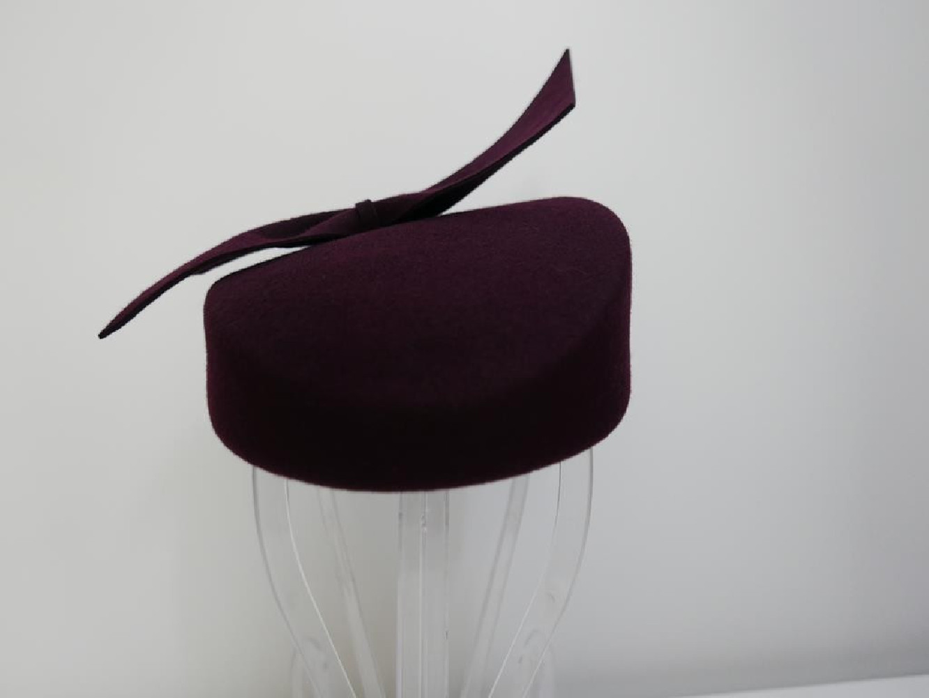 Dita - burgund toczek filcowy.