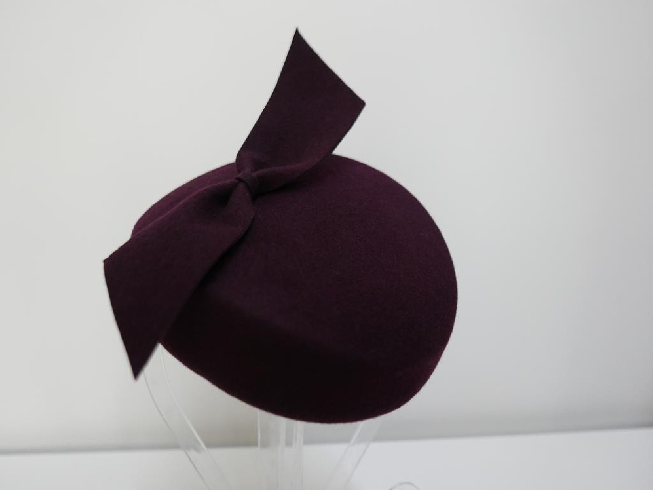 Dita - burgund toczek filcowy.