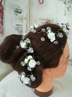 Biały wianek girlanda, wężyk z kwiatów jak żywe 85 cm