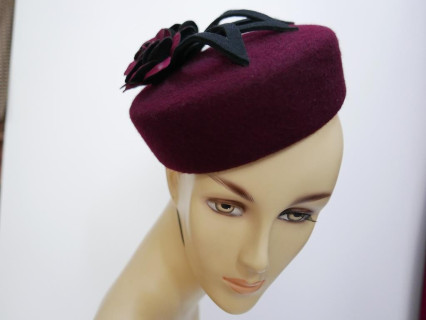 Pastylka -bordowy toczek filcowy