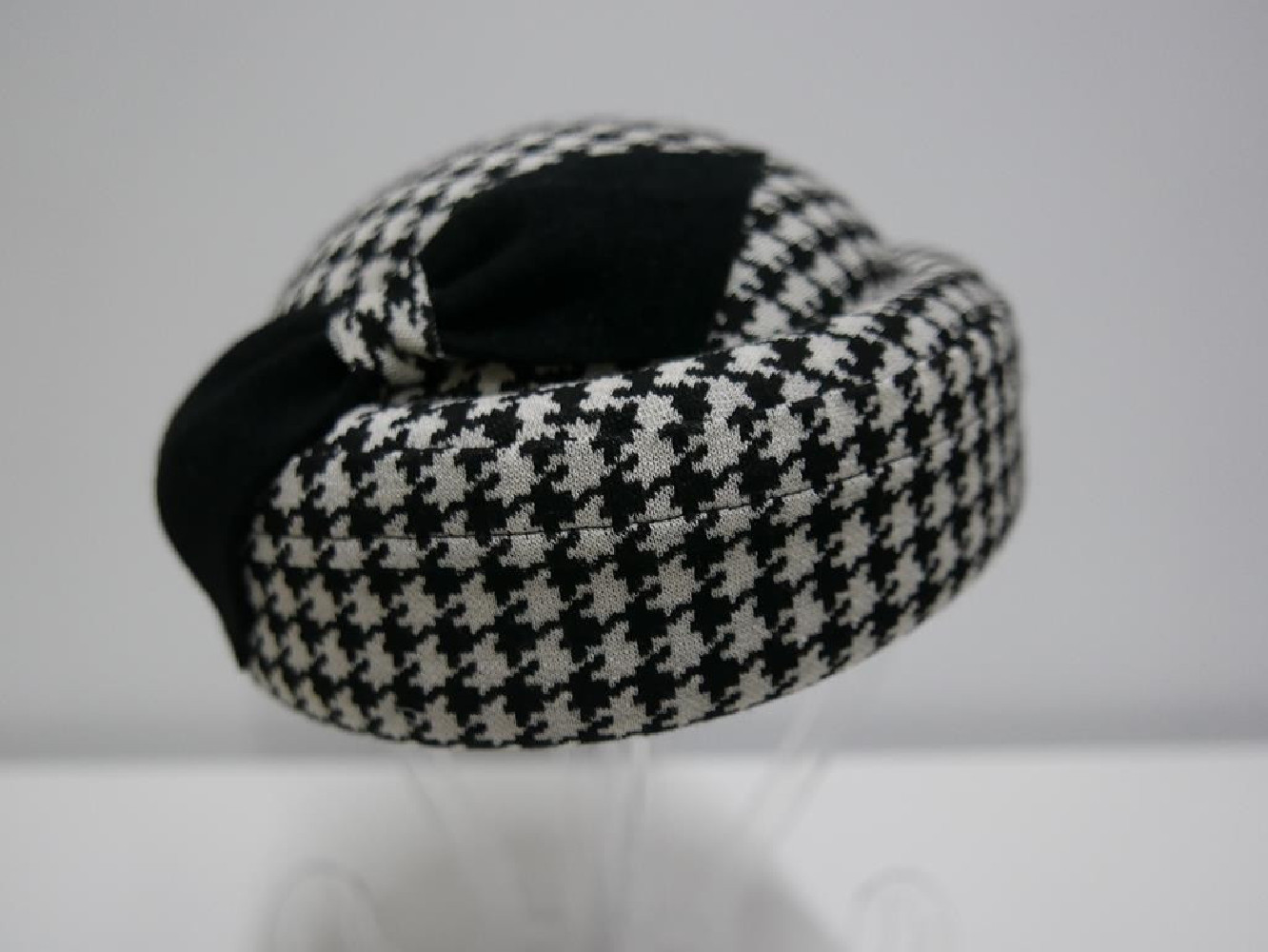 Inez pepitka kurza stopka toczek z dzianiny filcowy