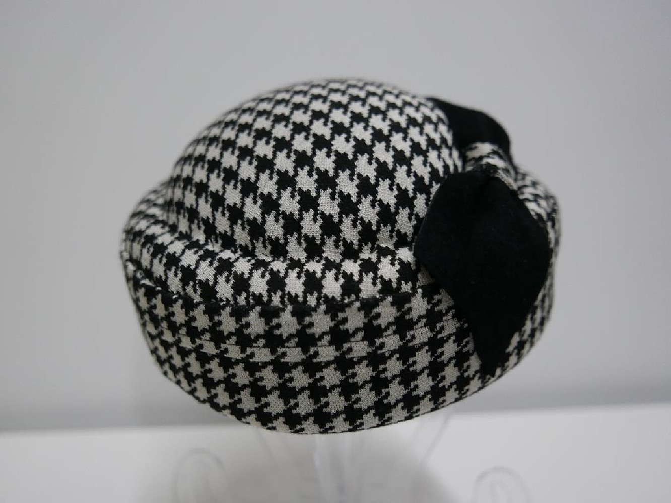 Inez pepitka kurza stopka toczek z dzianiny filcowy