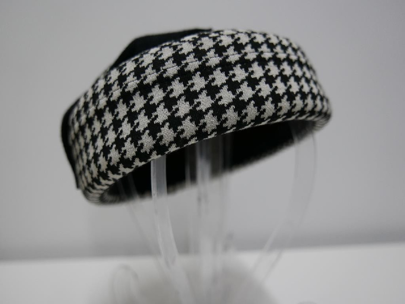 Inez pepitka kurza stopka toczek z dzianiny filcowy