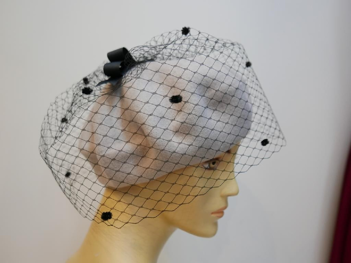 Szary beret dzianina wełna z woalką