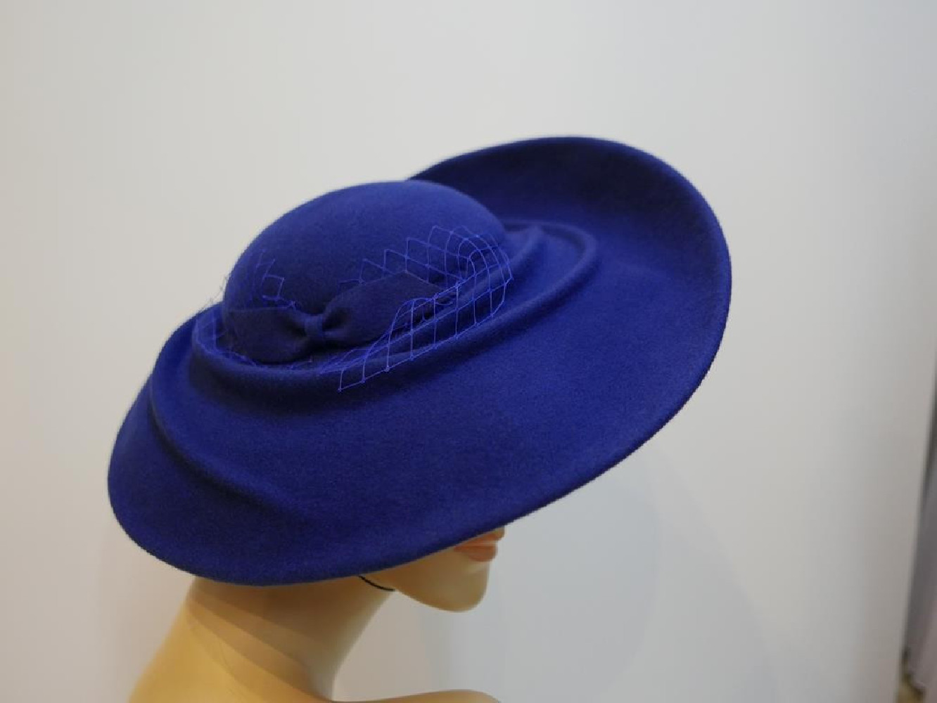 Coco szafirowy kapelusz dysk filcowy