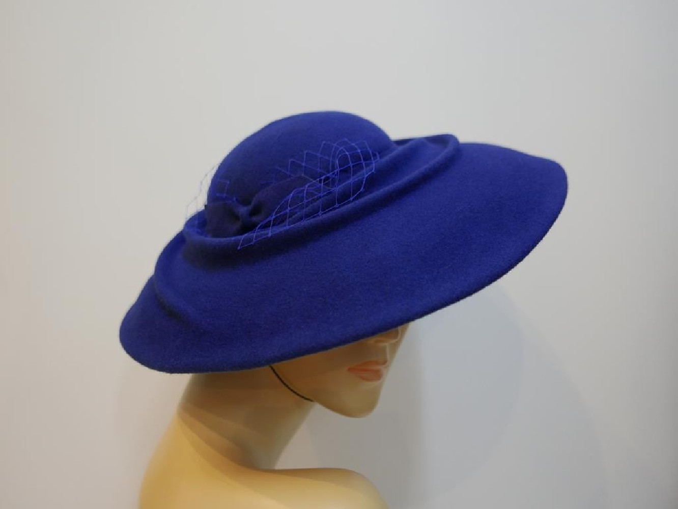Coco szafirowy kapelusz dysk filcowy