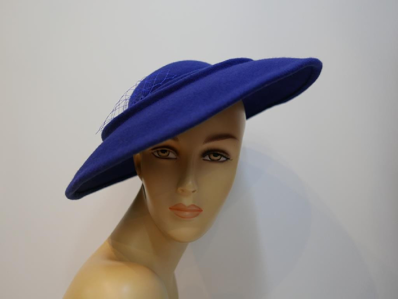 Coco szafirowy kapelusz dysk filcowy