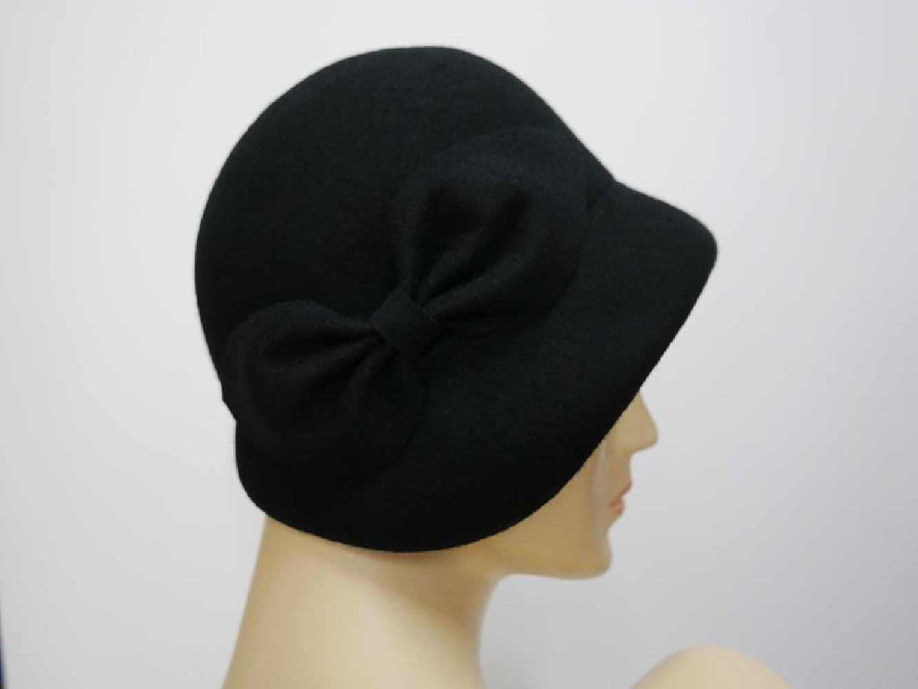 Gina czarna kapeluszo czapka Vintage 53-56 cm