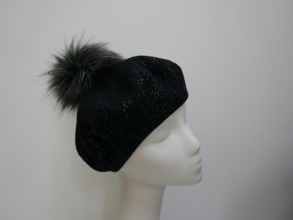 Czarno srebrrzysty beret dzianina wełna z pomponem z futra