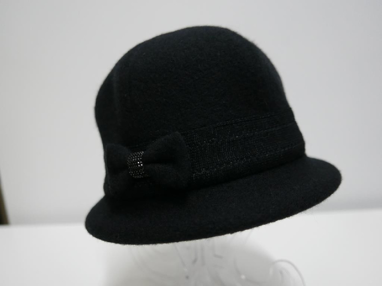 Czarny kapelusz czapka tkanina do 58 cm regulowany
