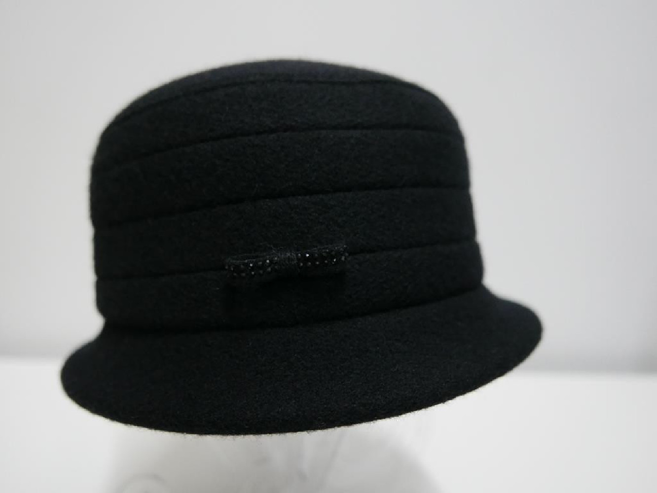 Czarny kapelusz czapka tkanina do 58 cm regulowany