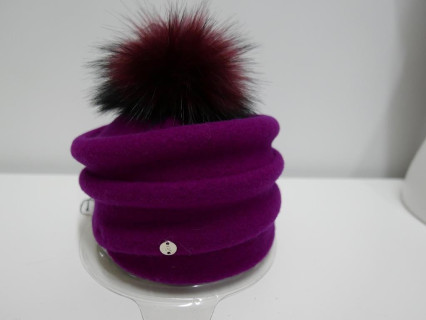 Fuksja czapka dzianina wełna 100%