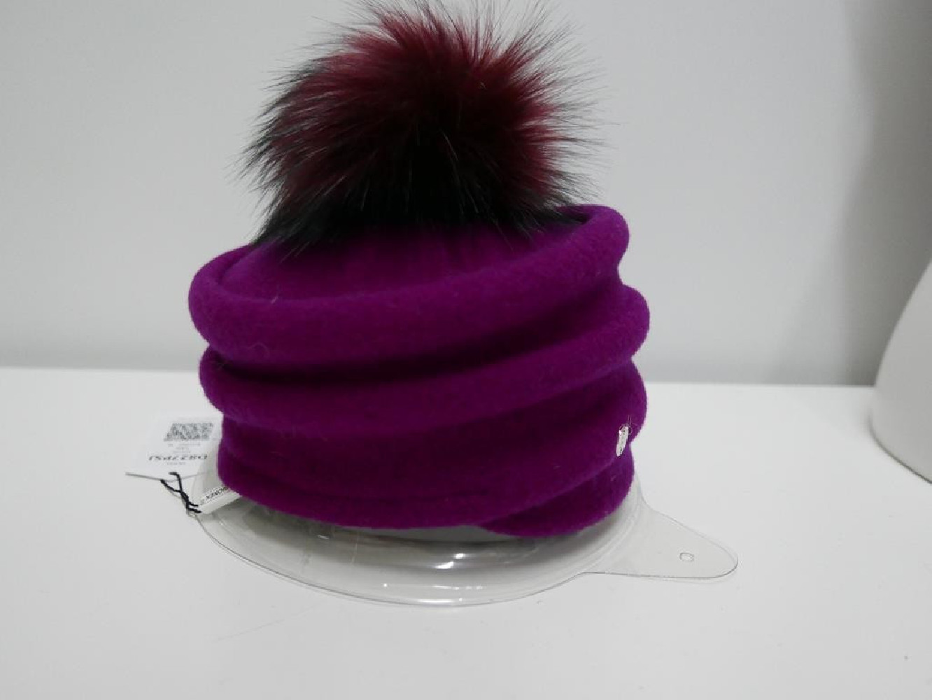 Fuksja czapka dzianina wełna 100%