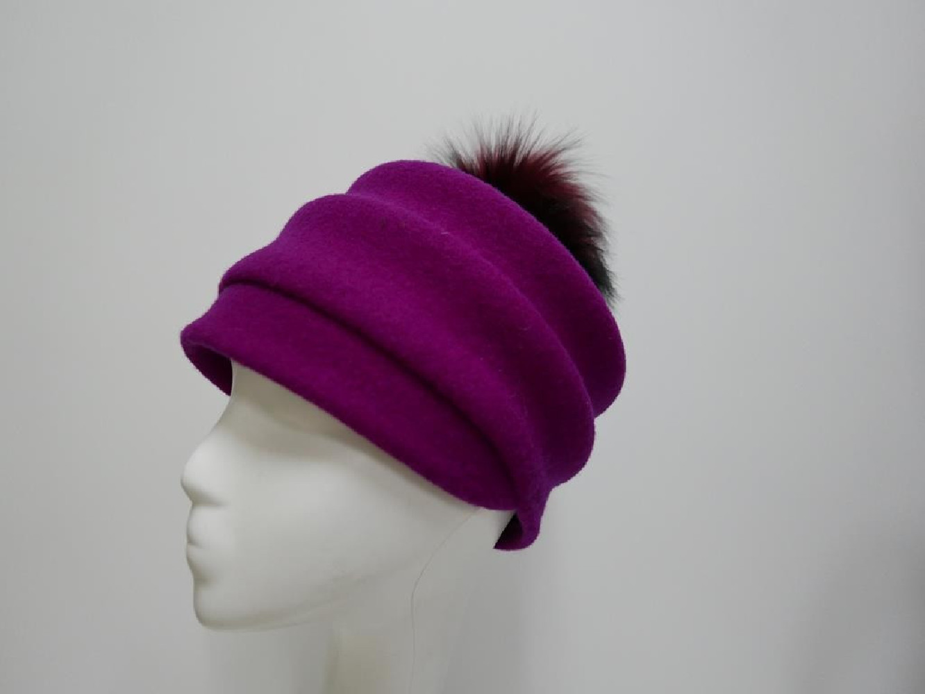 Fuksja czapka dzianina wełna 100%