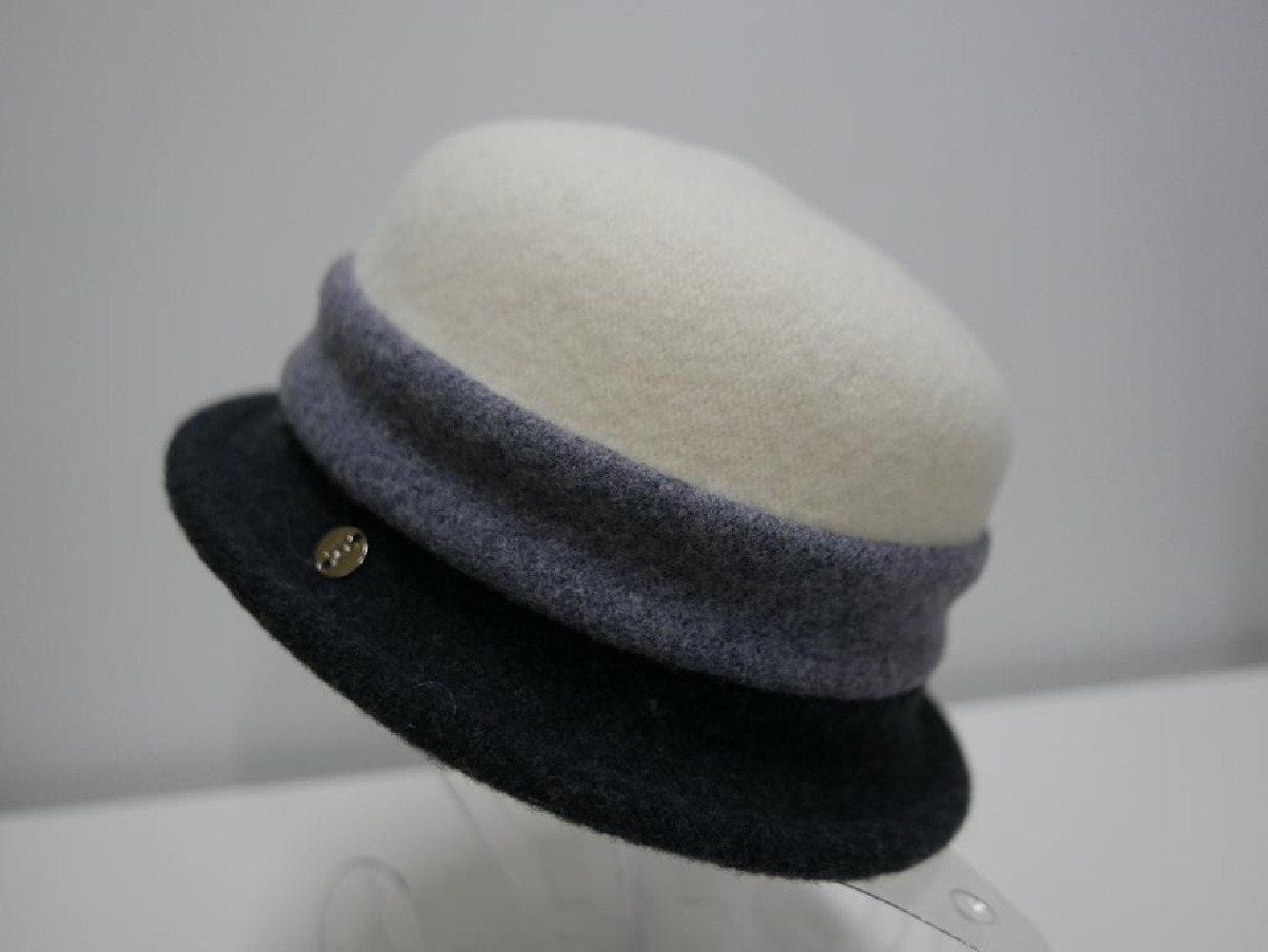 Szary kapelusz dzianina wełniana 55-57 cm