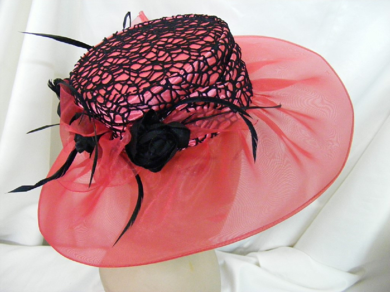 Antonina malinowy letni wizytowy kapelusz