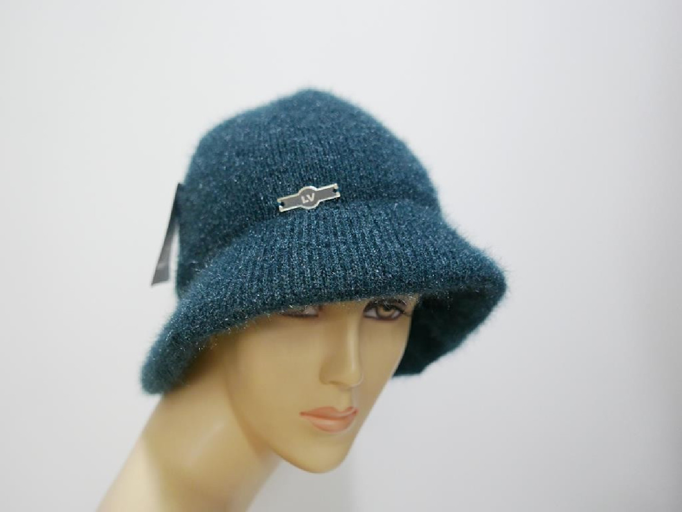 Zielona czapka z rondem