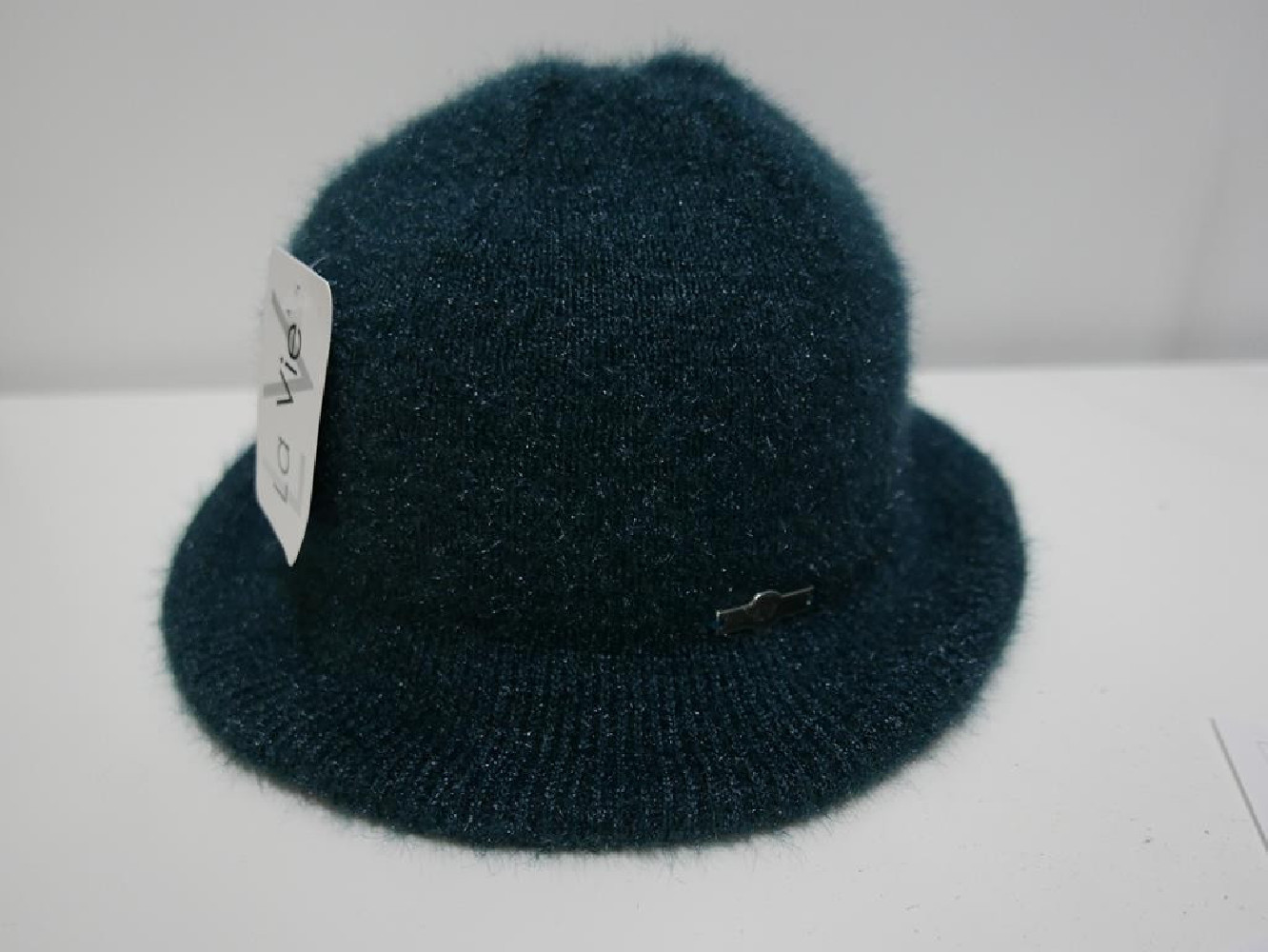 Zielona czapka z rondem