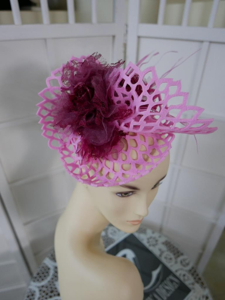 Zaszalej różowo bordowy fascynator na przepasce