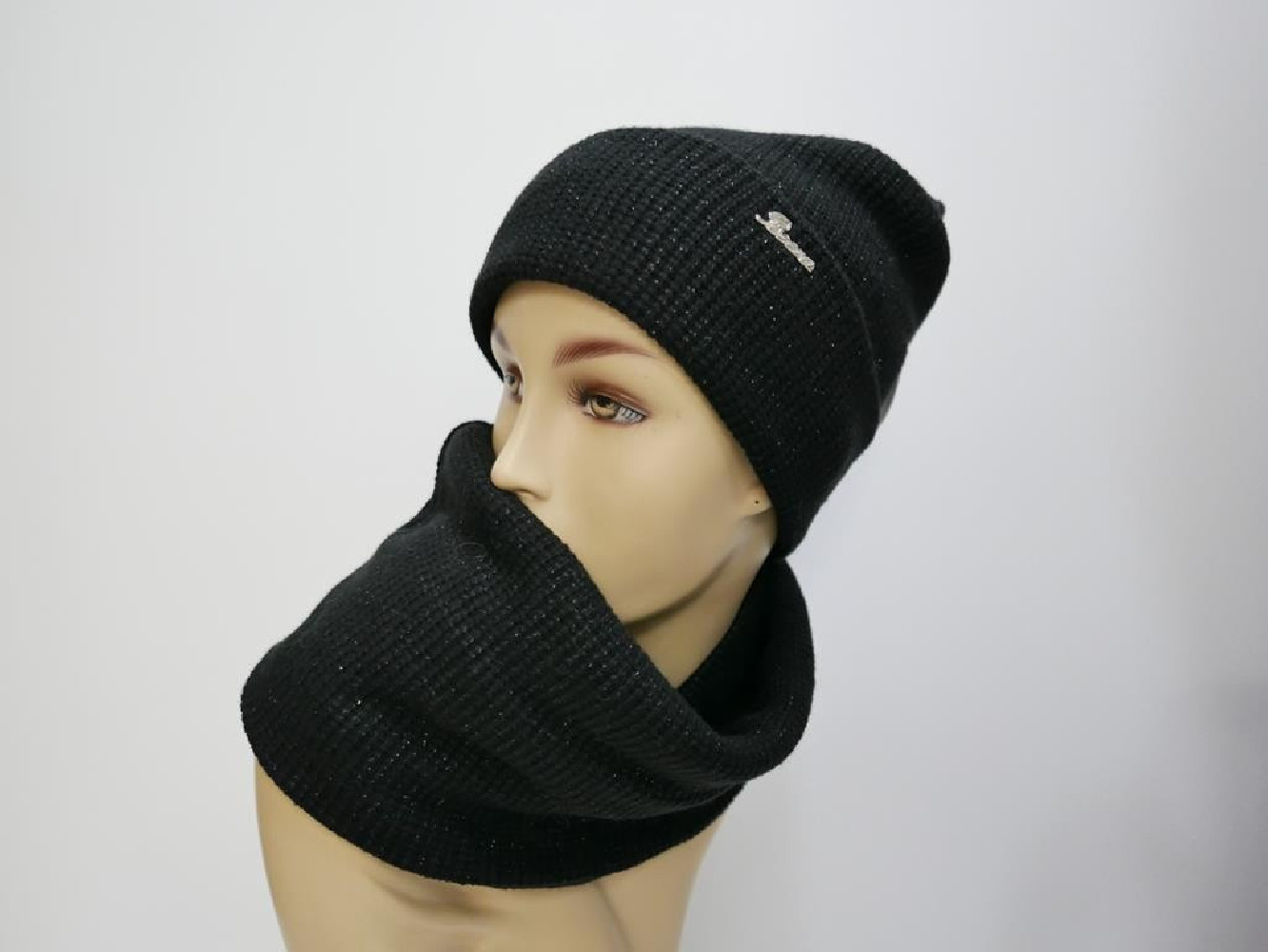Czarny komplet czapka i szal
