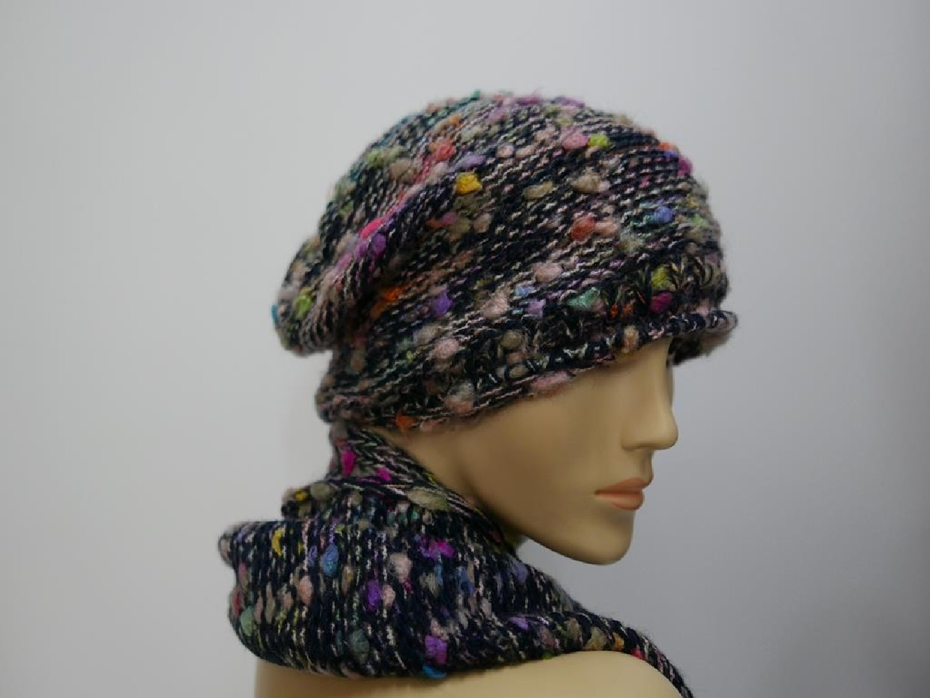 Kolorowy komplet czapka i szal